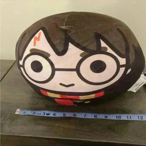 Wizarding World Cloud
Travel Pillow Harry Potter New With Tags! - Picture 4 of 6